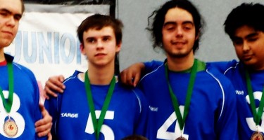 Équipe québécoise junior de goalball avec les médailles de bronze au championat_junior Dominic Brouillet, Tristan Lépine-Lacroix, Félix Derome, et Rakibul Karim.