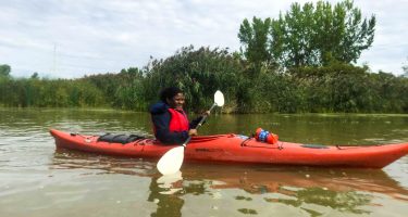 DSPM-Montréal-Automne 2019-Mayak. Dorothy notre nouvelle intervenante sportive à sa première expérience en kayak.